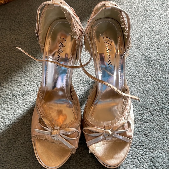 Delicious Champaign Heeled Sandals - Picture 5 of 8